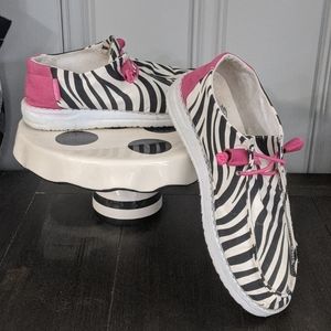 Simply Southern Collection zebra 🦓 👟